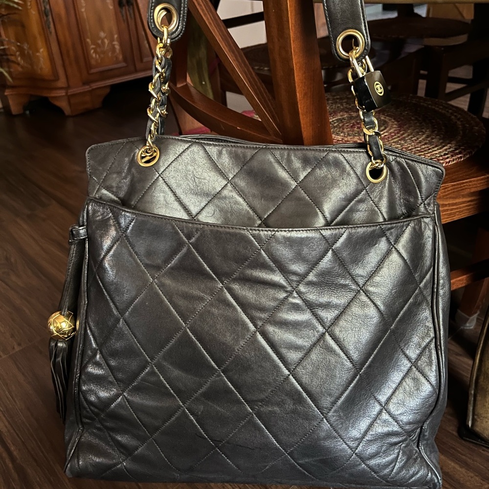 CHANEL Matelasse Lambskin Large Tote 24K
Goldplated Series 3. Fits Laptop!